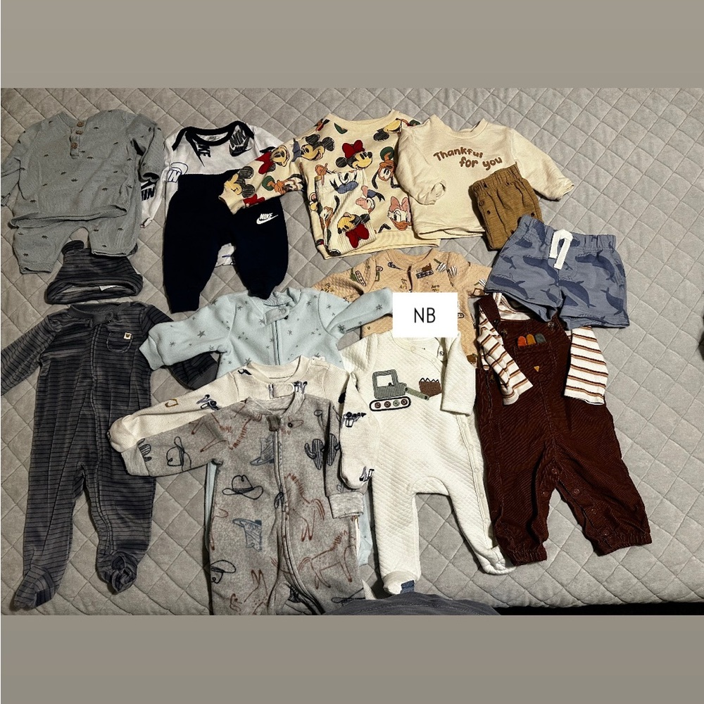 Carter's baby boy clothes - Multicolor